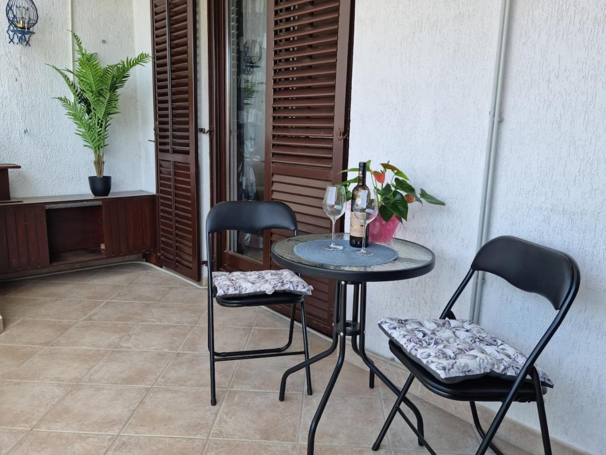 Neva Luxury With Private Pool Apartment